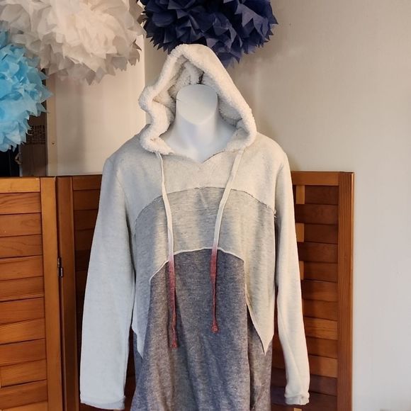 Maurices brand hooded sweatshirt - Picture 4 of 11